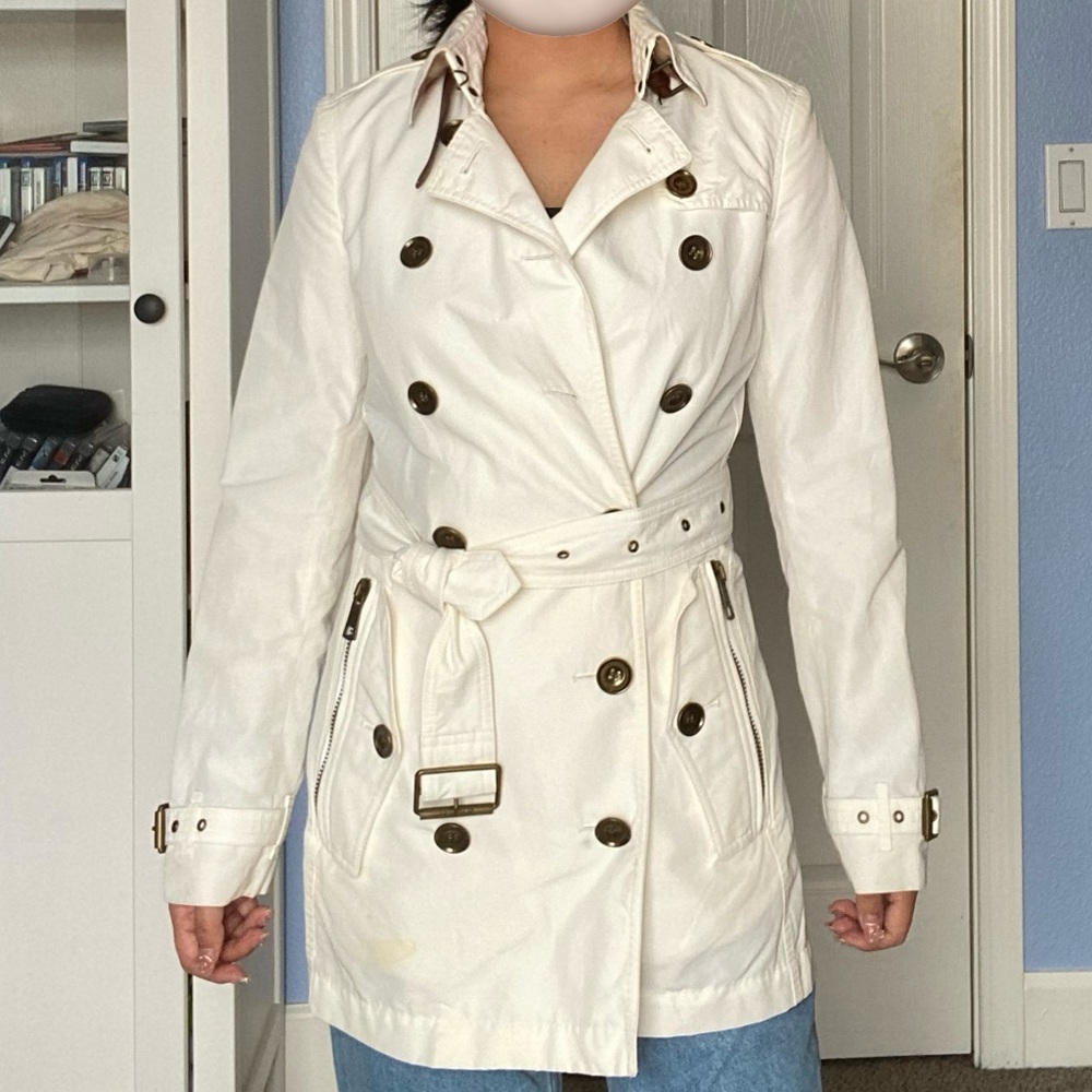 Burberry Short Trench Coat White – Size 2 – Authentic – Belted